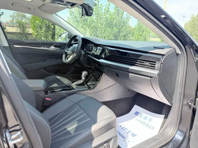 Volkswagen Passat — Фото автомобиля 7