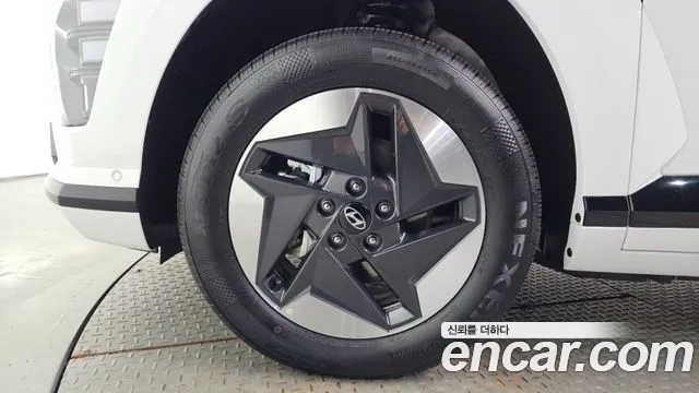 Hyundai Kona SX2 — Фото автомобиля 5
