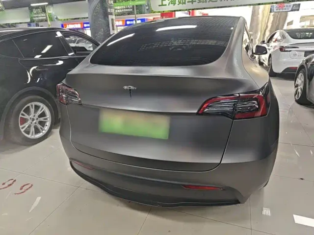 Tesla Model Y — Фото автомобиля 5