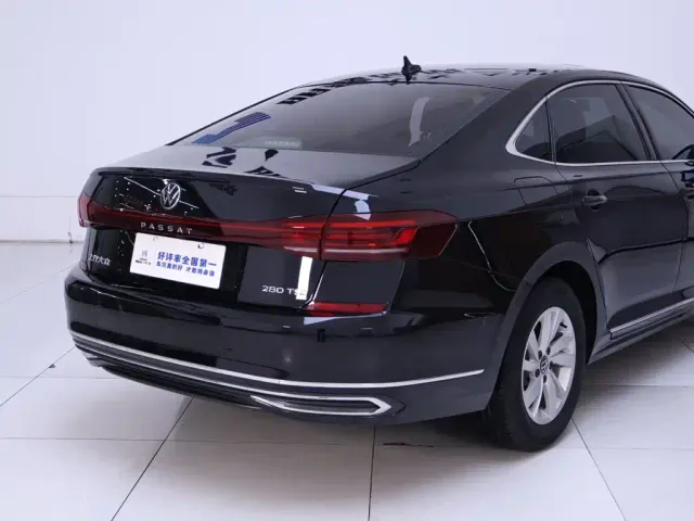 Volkswagen Passat — Фото автомобиля 8