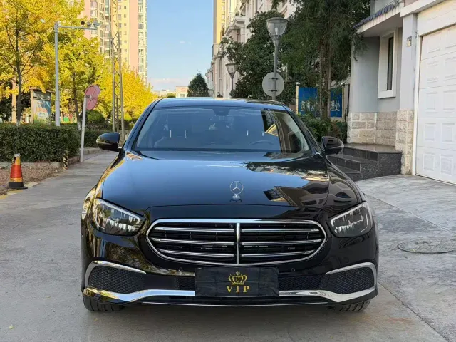 Mercedes-Benz E-Class — Фото автомобиля 2