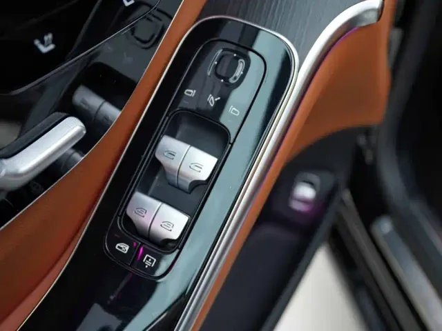Mercedes-Benz S-Class — Фото автомобиля 8