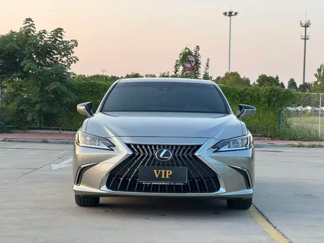 Lexus ES — Фото автомобиля 2