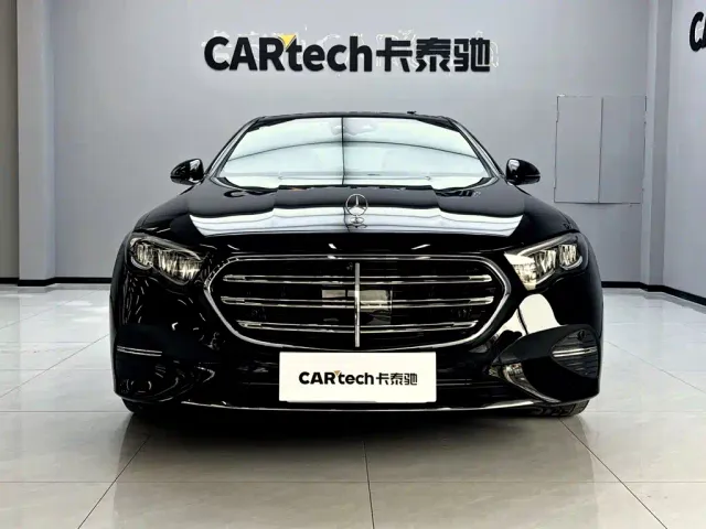 Mercedes-Benz E-Class — Фото автомобиля 2