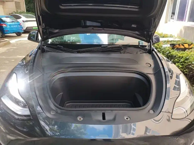 Tesla Model Y — Фото автомобиля 19