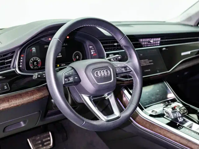 Audi Q7 — Фото автомобиля 13