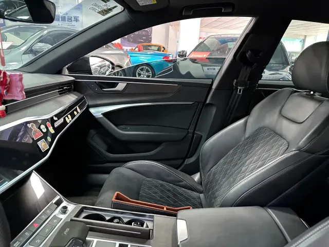 Audi A7L — Фото автомобиля 6