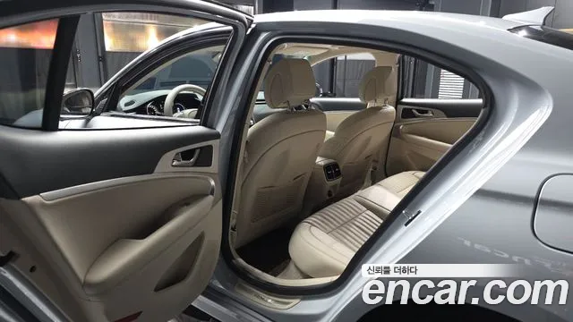 Genesis G70 New — Фото автомобиля 16