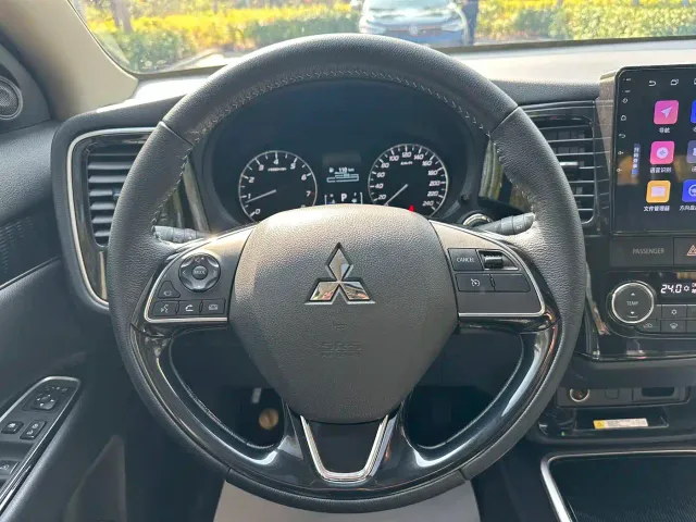 Mitsubishi Outlander — Фото автомобиля 17
