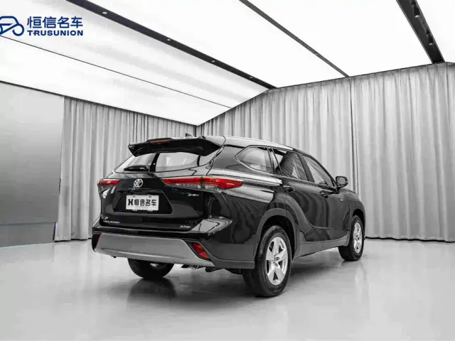Toyota Highlander — Фото автомобиля 5