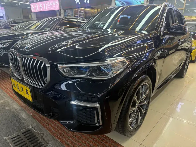 Фотография автомобиля — BMW X5