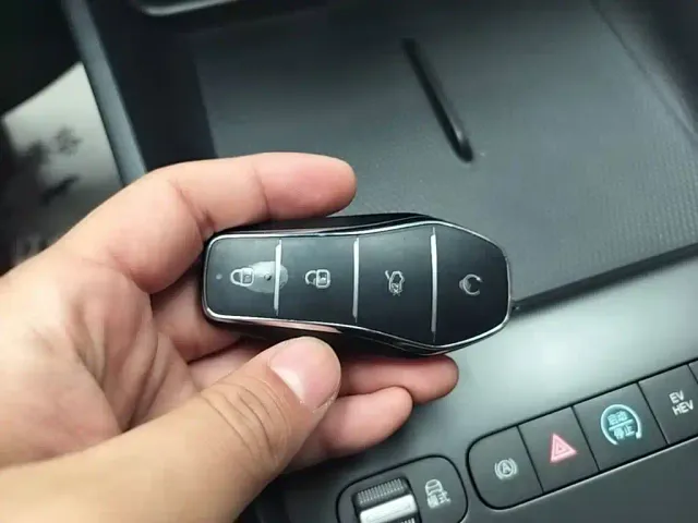 BYD Seal 05 DM-i — Фото автомобиля 8