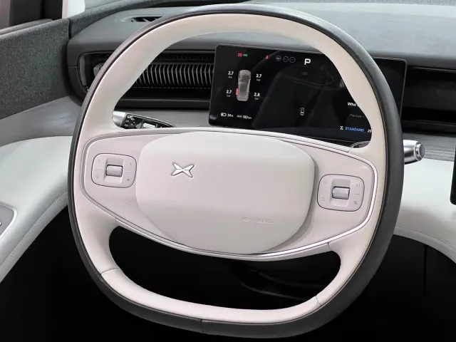 Xpeng X9 — Фото автомобиля 23