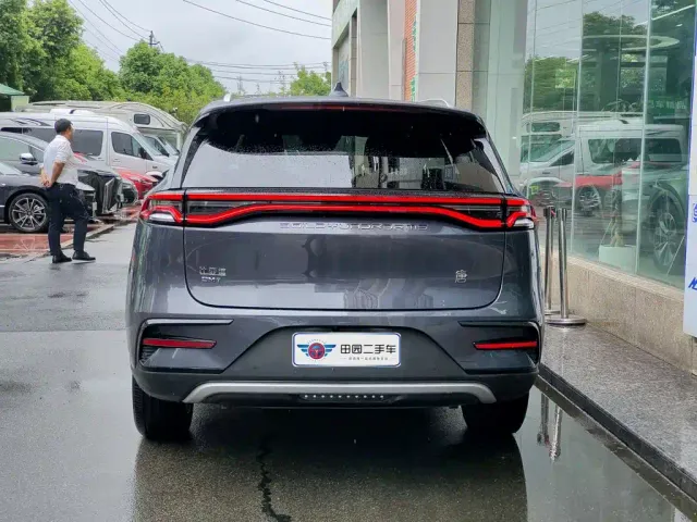 BYD Tang — Фото автомобиля 5
