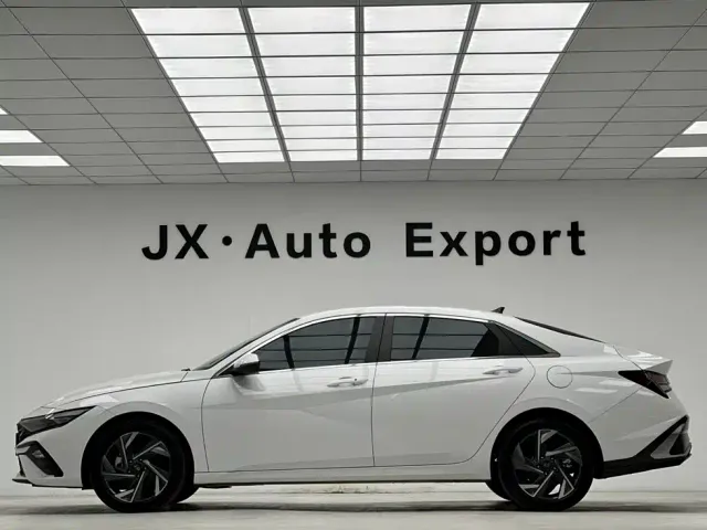 Hyundai Elantra — Фото автомобиля 20