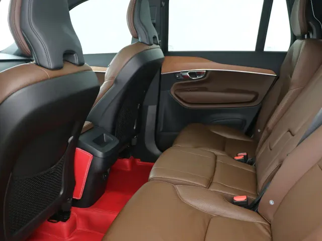 Volvo XC90 — Фото автомобиля 9