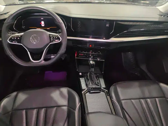 Volkswagen Passat — Фото автомобиля 12