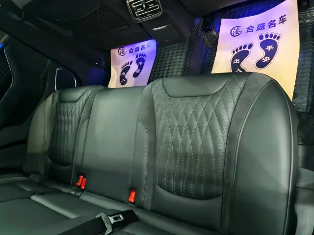 Hongqi HS5 — Фото автомобиля 19