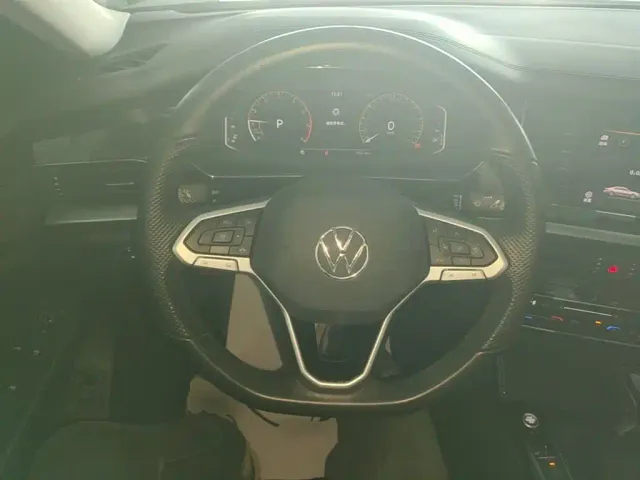 Volkswagen Passat — Фото автомобиля 10