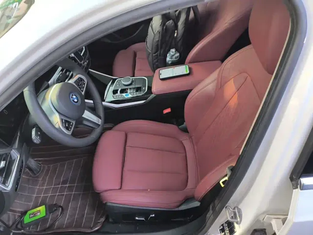 BMW i3 — Фото автомобиля 14