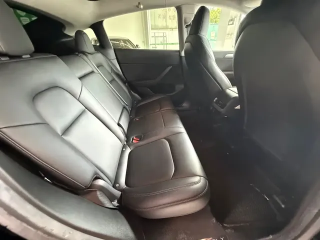 Tesla Model Y — Фото автомобиля 9