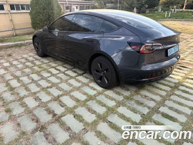 Tesla Model 3 — Фото автомобиля 7
