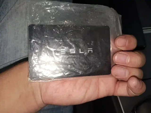 Tesla Model 3 — Фото автомобиля 8