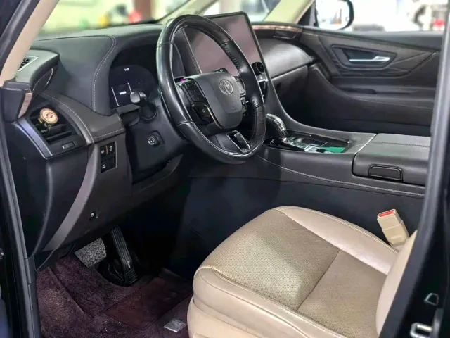 Toyota Alphard 2024 Hybrid 2.5L Ultimate Enjoyment Edition — Фото автомобиля 3