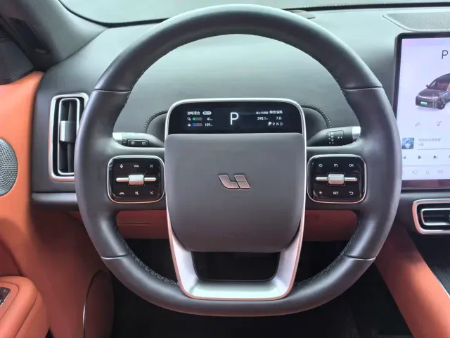 Li Auto L8 — Фото автомобиля 7