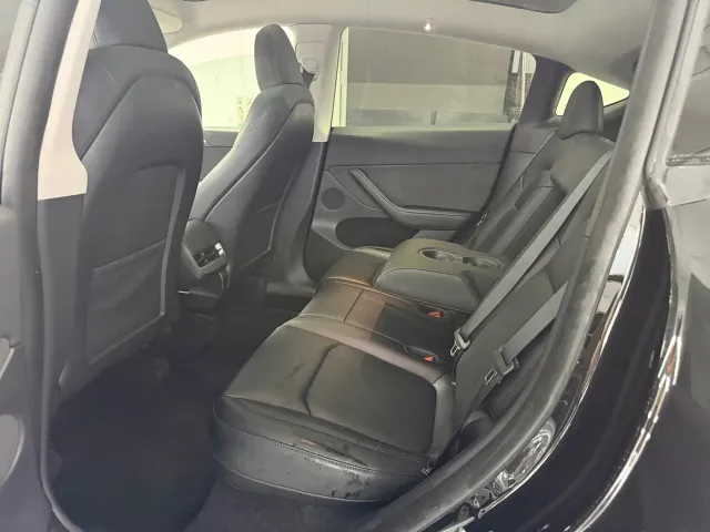 Tesla Model Y — Фото автомобиля 5