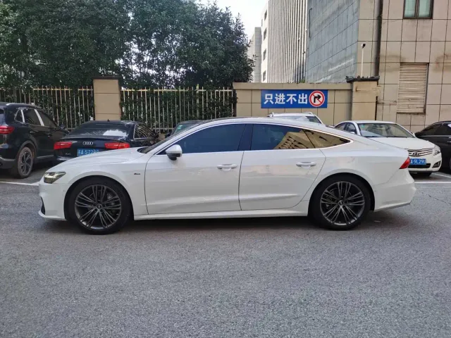 Audi A7 — Фото автомобиля 3