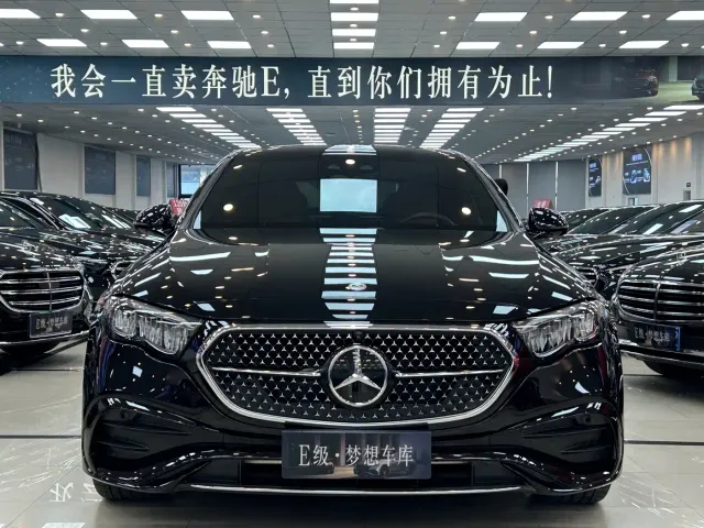 Фотография автомобиля — Mercedes-Benz E-Class