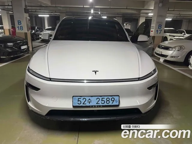 Фотография автомобиля — Tesla Model Y