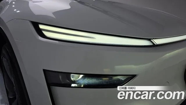 Tesla Model Y — Фото автомобиля 6
