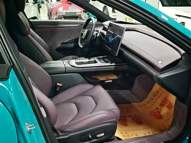 Xiaomi SU7 — Фото автомобиля 10