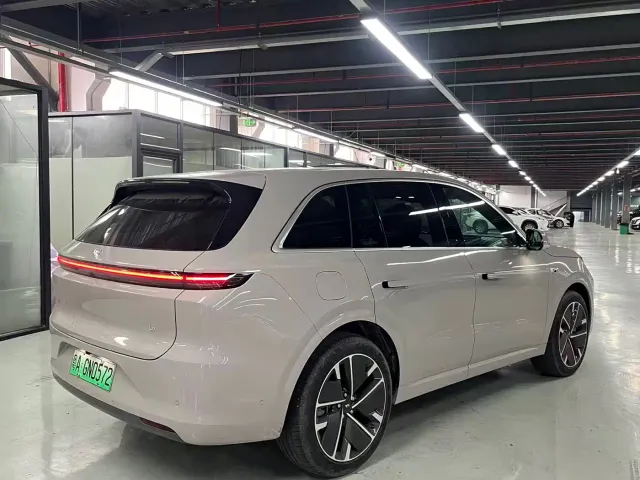 Li Auto L6 — Фото автомобиля 4