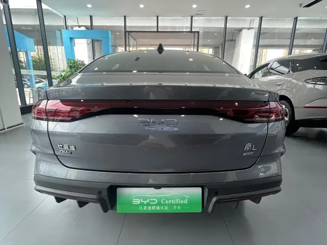 BYD Qin L — Фото автомобиля 13