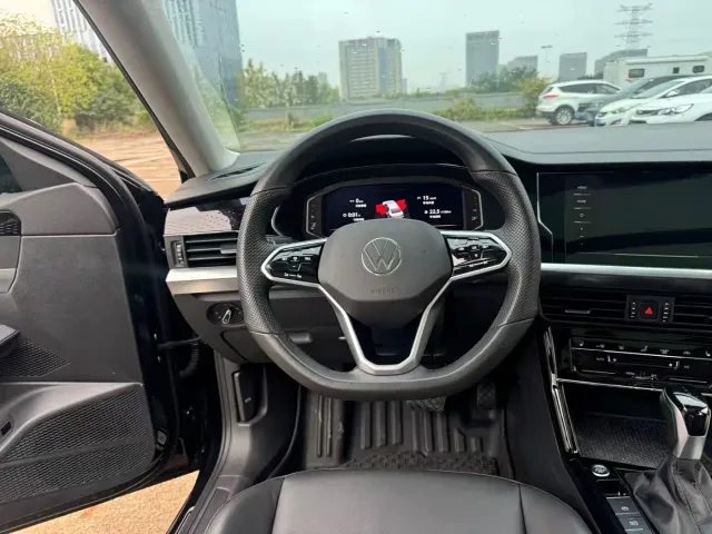 Volkswagen Passat — Фото автомобиля 13