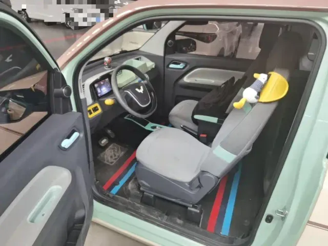 Wuling Hongguang Mini EV — Фото автомобиля 15