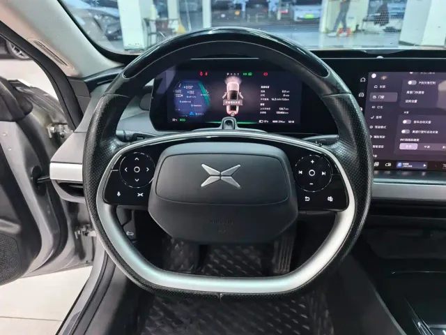 Xpeng P7 — Фото автомобиля 8