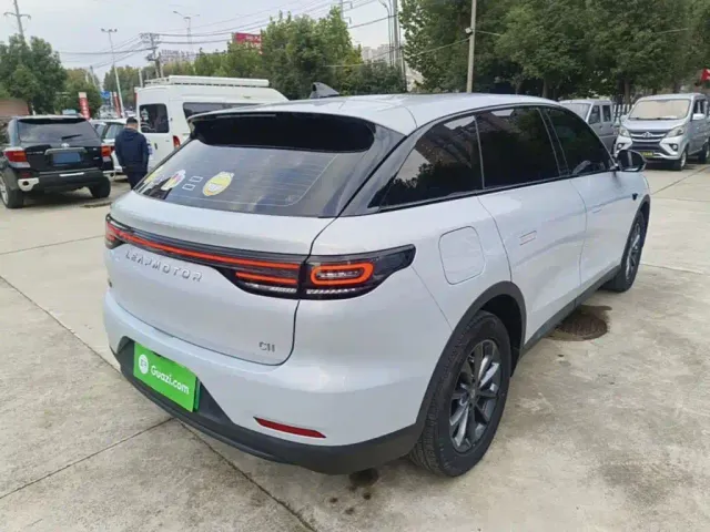 Leapmotor C11 — Фото автомобиля 6