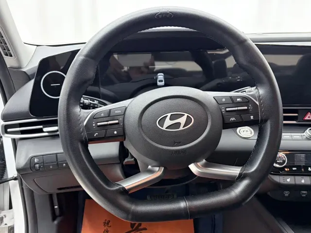 Hyundai Elantra — Фото автомобиля 11