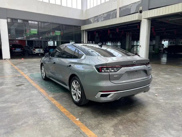 Ford Mondeo — Фото автомобиля 10