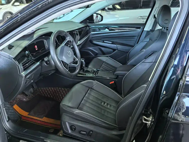 Volkswagen Passat — Фото автомобиля 7