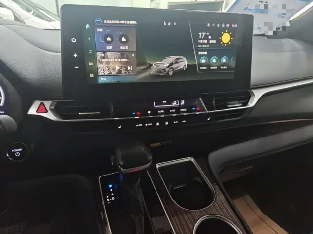 Toyota Granvia — Фото автомобиля 12