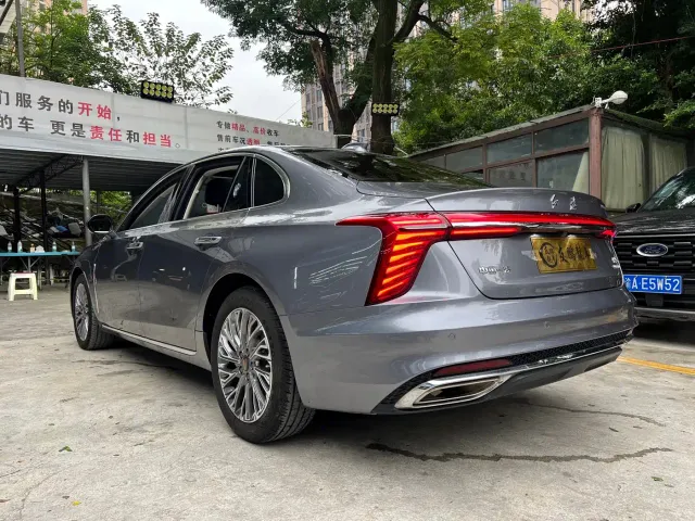 Hongqi H5 — Фото автомобиля 15