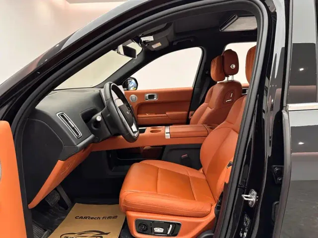 Li Auto L8 — Фото автомобиля 8
