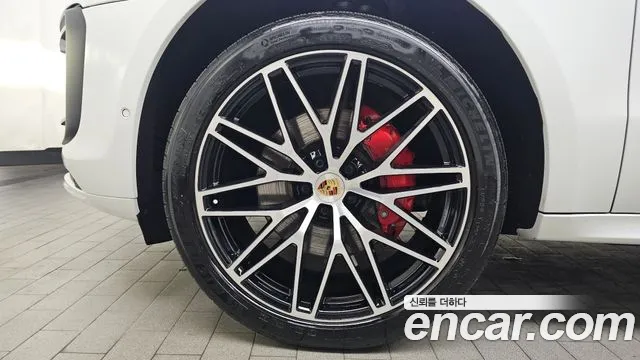 Porsche Macan — Фото автомобиля 4