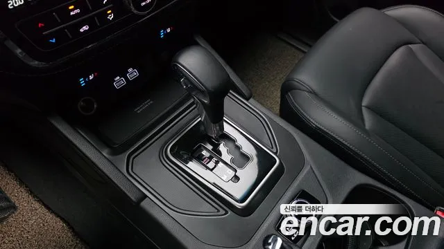 KG_Mobility_Ssangyong Rexton Новый Rexton Sport Khan Дизель 2.2 4WD — Фото автомобиля 9