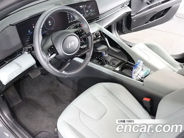 Hyundai Avante CN7 — Фото автомобиля 12
